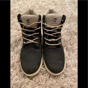 Classic Timberland boots in dark navy